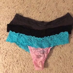BUNDLE OF VS PANTIES - SIZE S